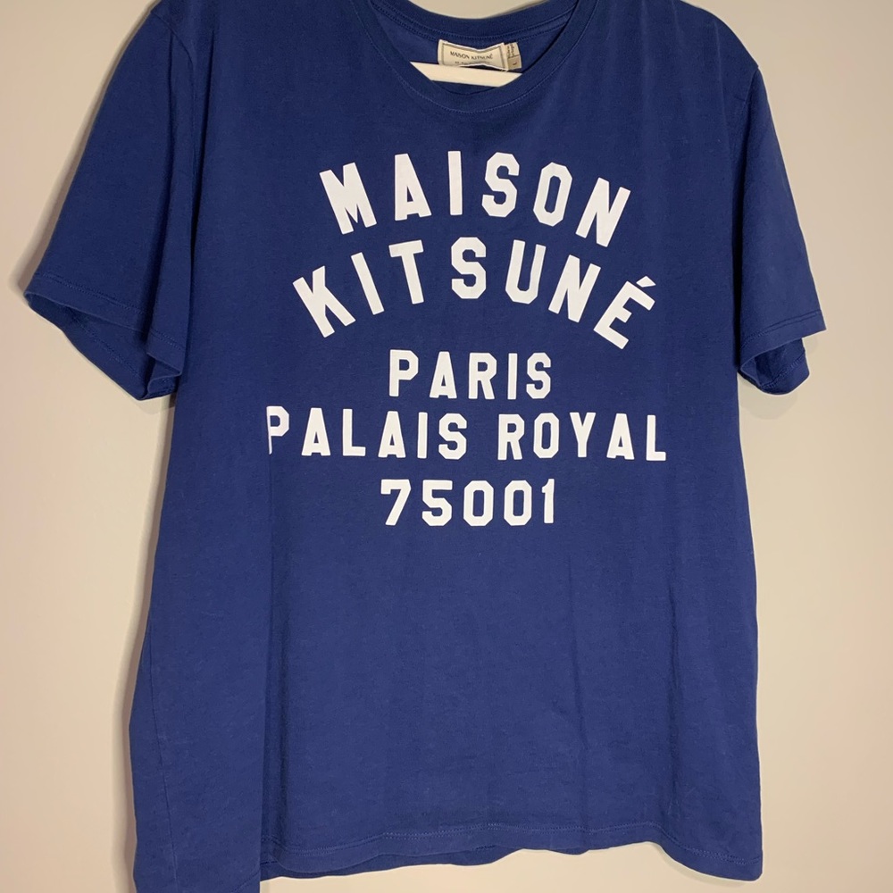 Cool Maison Kitsuné t-shirt in good used condition